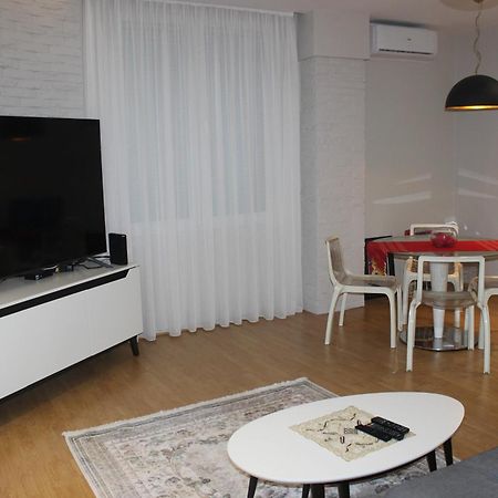 Luxury Blloku Tirana Apartment エクステリア 写真