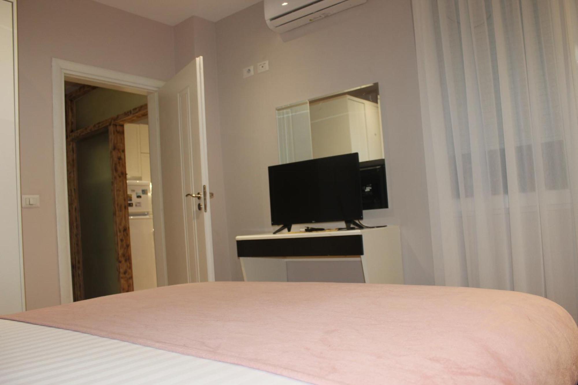 Luxury Blloku Tirana Apartment エクステリア 写真