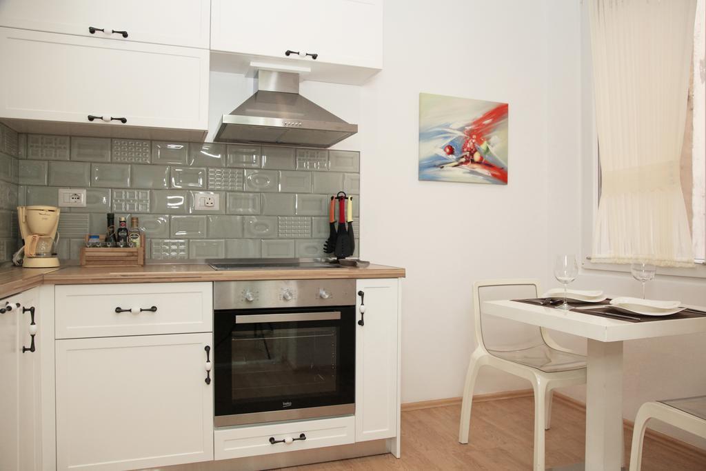 Luxury Blloku Tirana Apartment エクステリア 写真